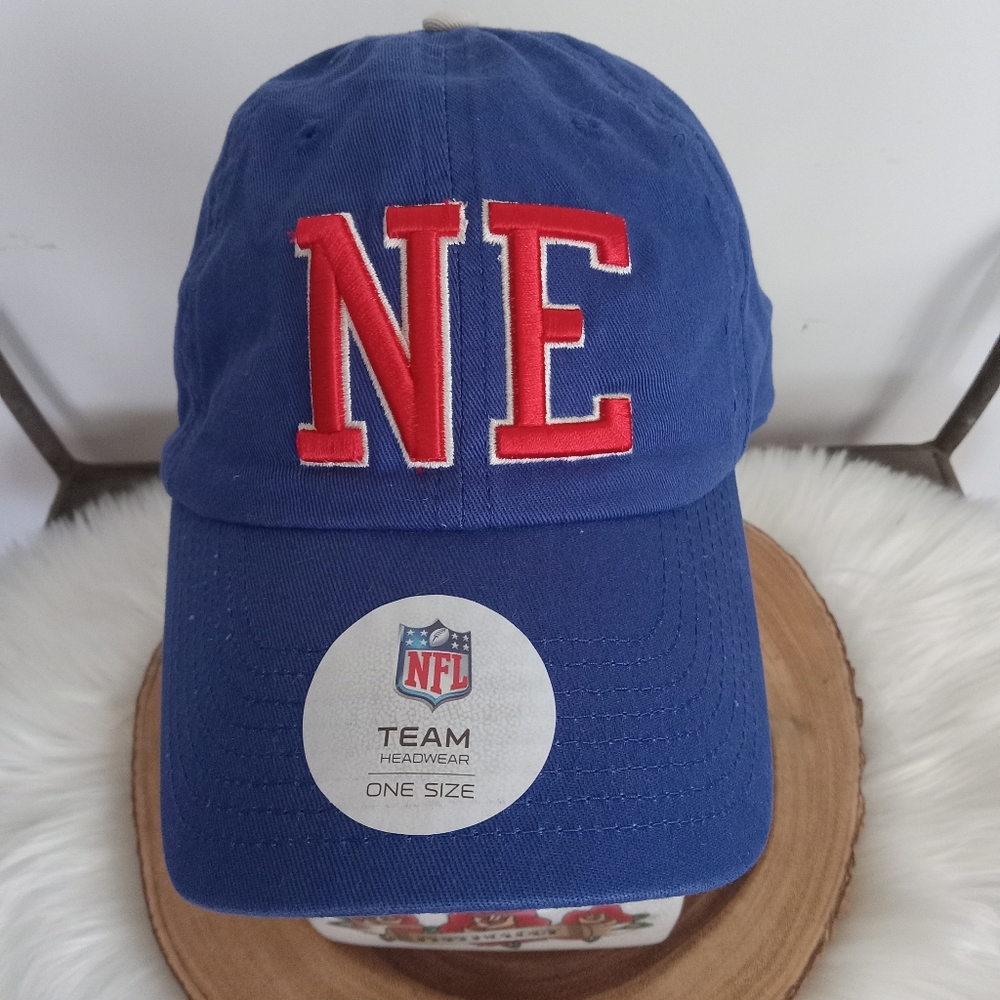 NWT NEW ENGLAND PATRIOT ADJUSTABLE NFL HAT/CAP O.S